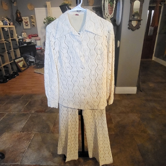 Vintage lace outfit - Picture 1 of 14